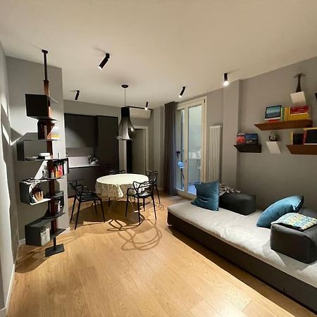 Best Place In Bologna Next 2 Towers Apartment Luaran gambar